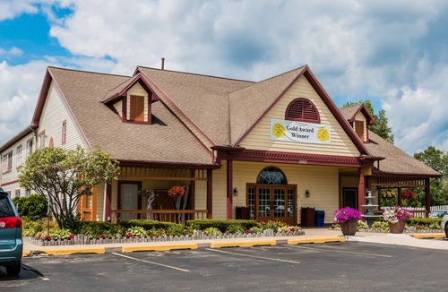 Grand Rapids Hotel | Econo Lodge Inn & Suites