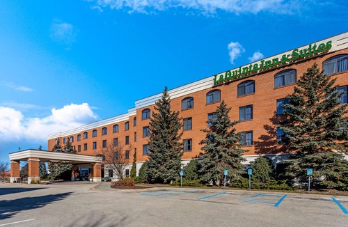 Madison Hotel | La Quinta by Wyndham Madison American Center