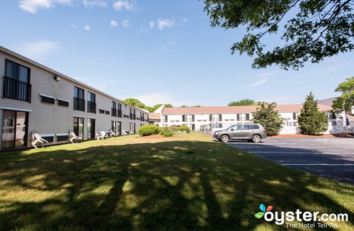 West Yarmouth Hotel | The Mariner Resort