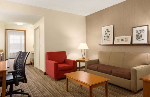 Findlay Hotel | Country Inn & Suites by Radisson, Findlay, Oh