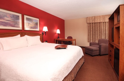 Secaucus Hotel | SureStay Hotel by Best Western Secaucus Meadowlands