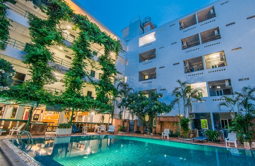 Central Pattaya Hotel | Sutus Court 4