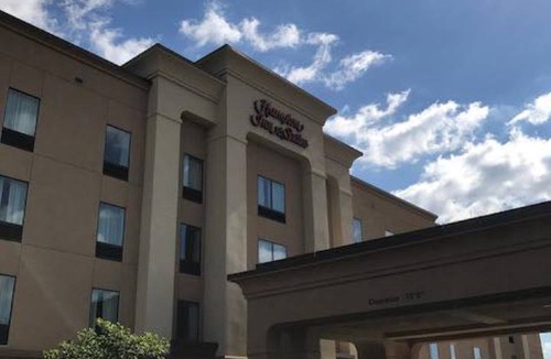 York Hotel | Hampton Inn & Suites York South