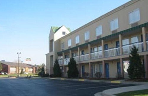 Fort Wayne Hotel | Travelodge by Wyndham Fort Wayne North