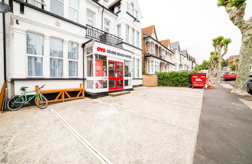 Westcliff-on-Sea Hotel | OYO Devine Beach Hotel