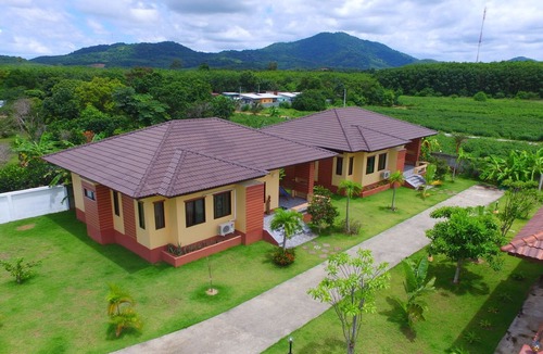 Rayong Hotel | Naluemon Village