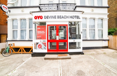 Westcliff-on-Sea Hotel | OYO Devine Beach Hotel