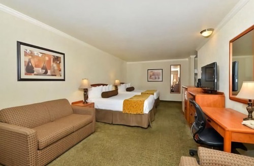 Coos Bay Hotel | Best Western Holiday Hotel