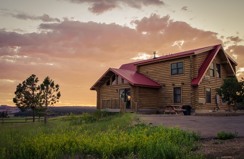 Zion National Park East Entrance Hotel | Zion Mountain Ranch