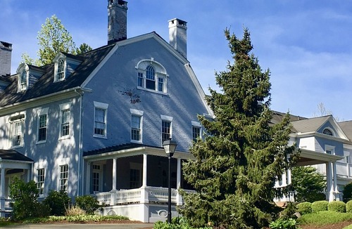 Simsbury Center Hotel | Simsbury 1820 House