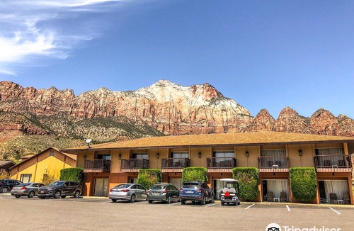 Zion National Park South Entrance Hotel | Bumbleberry Inn