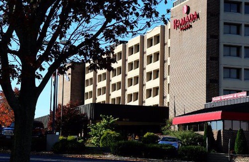 Halfway Hotel | Ramada Plaza by Wyndham Hagerstown