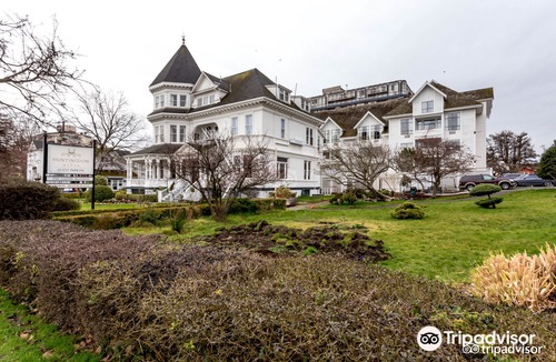 Inner Harbour Hotel | Huntingdon Manor Hotel