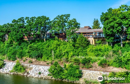 Rockford Hotel | Riverview Inn & Suites, Ascend Hotel Collection