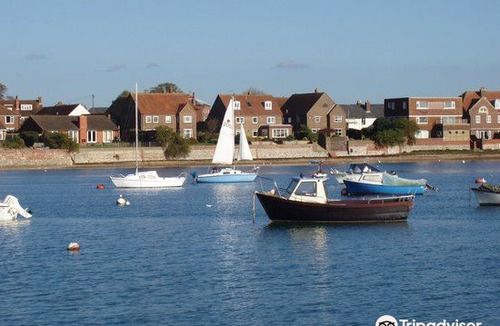 Emsworth Hotel | The Brookfield Hotel