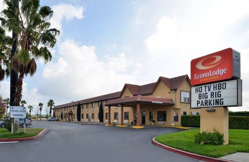 Corning Hotel | Econo Lodge Inn & Suites Corning