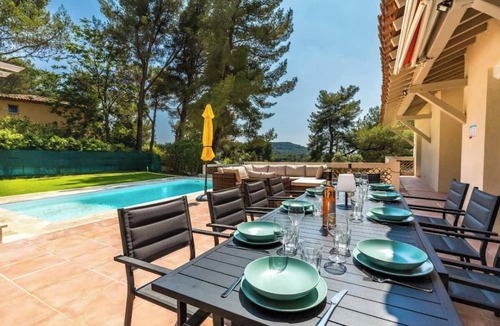Velaux House | Spacious Countryside Villa with Heated Pool – Peaceful & Family-Friendly