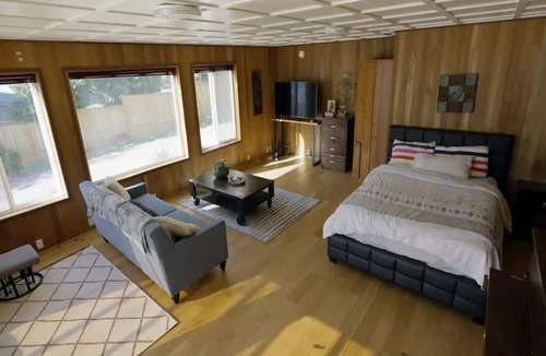 Harrison Hot Springs House | Ozarks Lakeside Retreat