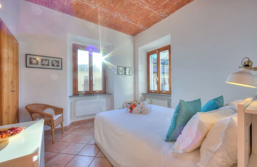 Arona Villa | Lago Magico Pied Dans L' Eau