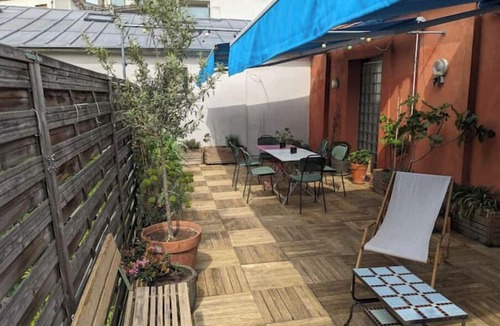 Les Puces de Saint-Ouen Apartment | Magnificent loft steps from flea market and Paris