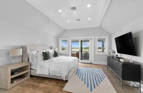 Wainscott House | South of the Highway Wainscott - Modern FarmHouse...Walk to the Beach