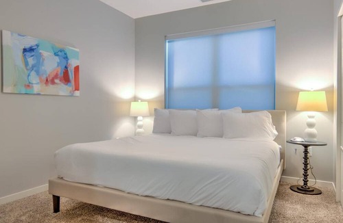 DeBaliviere Place Apartment | St. Louis | Lovely 1BD/1BA Forest Park Apartment