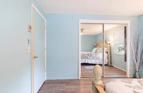 Largo Hotel | 2BR Home near Clearwater Beach with Free Parking, Wi-Fi & Firepit