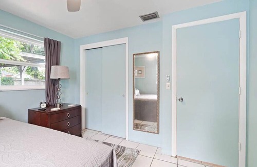 Largo Hotel | 2BR Home near Clearwater Beach with Free Parking, Wi-Fi & Firepit