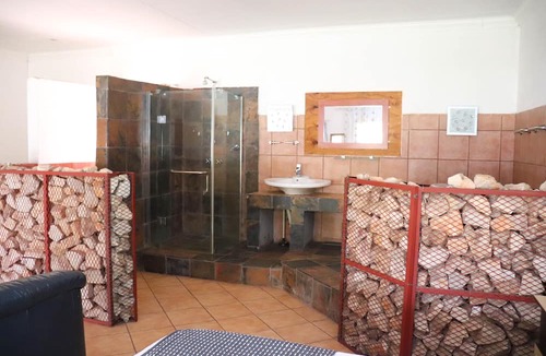 Garsfontein Cabin | Umnotho We Afrika House