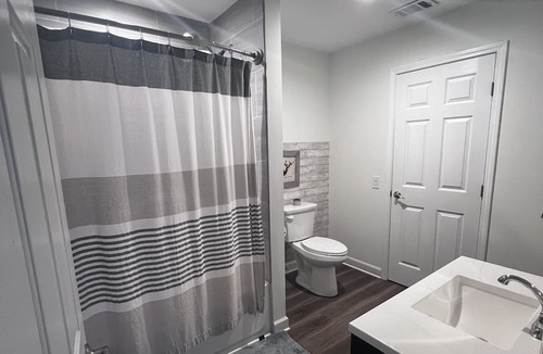 Cumming House | Location! Basement rental:1 bed, 1 bathroom. 5 min to shopping and Lake Lanier.