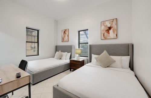 Bay Ridge House | Uptown Chic: Stylish Getaway in Brooklyn