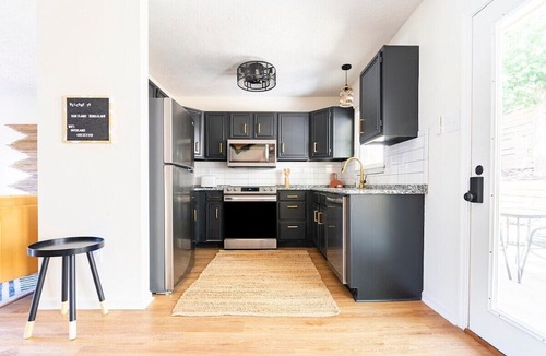 Lexington House | This house is a 2 bedroom(s), 1 bathrooms, located in Lexington, KY.
